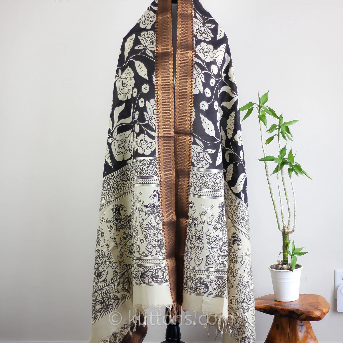 Ethnic Hand Painted Kalamkari Silk Wrap Natural Dyes Floral Dancing Divas Black 36x93