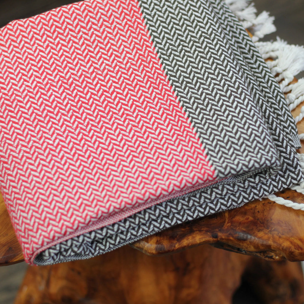 Handwoven Cotton Large Beach Towel with Tassels Lounge Towel Black Red 31x68