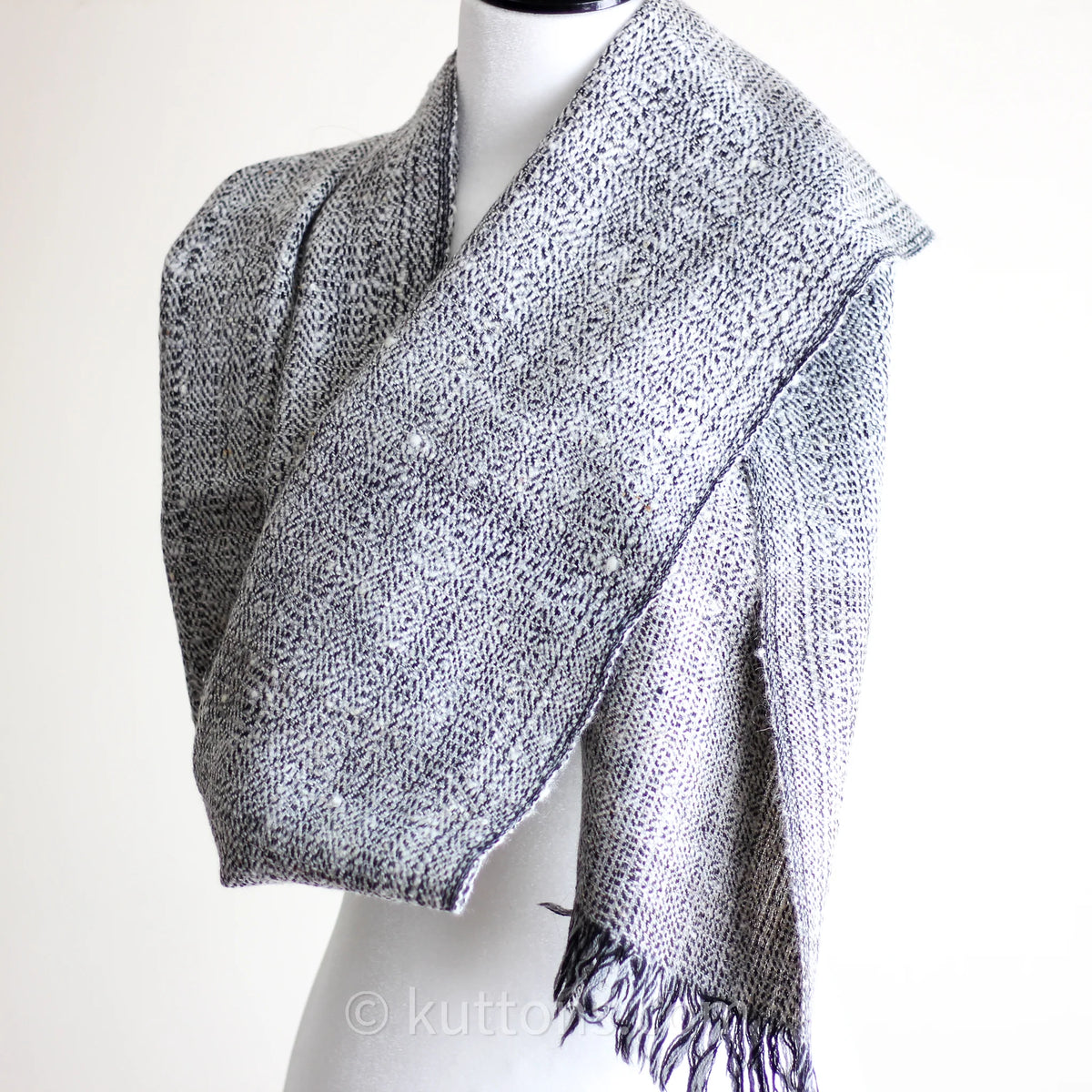 Himalayan Sheep Wool Scarf Handspun Handwoven in Ladakh Black White 145x67
