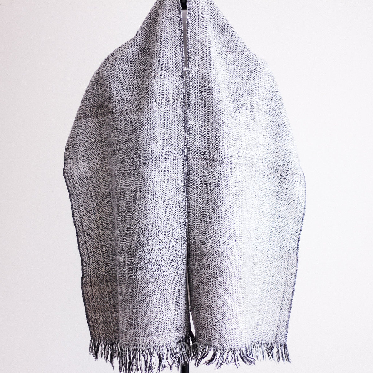 Himalayan Sheep Wool Scarf Handspun Handwoven in Ladakh Black White 145x67